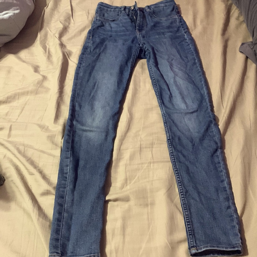 Size 2 skinny jeans. Brand Divided.